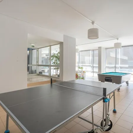 Modern Apartment *